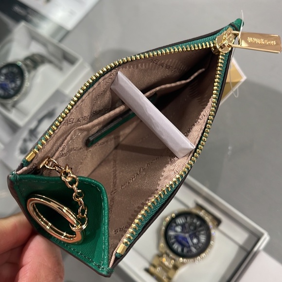 MICHAEL KORS SMALL TOP ZIP COINPOUCH WITH ID PALMETTO GREEN COLOR
NWT - Picture 15 of 16